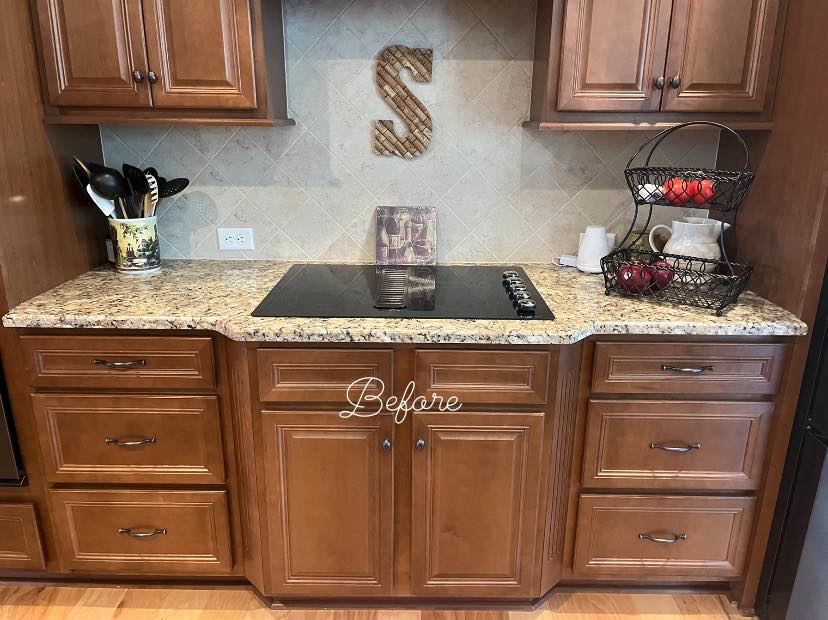 Compass Pointe kitchen before refinishing